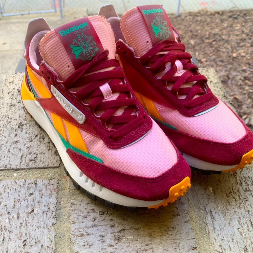 Reebok Women's Classic Legacy Sneaker, collegiate burgundy